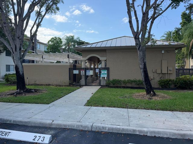 1500 S Crestwood Court S 1503, Royal Palm Beach, FL 33411