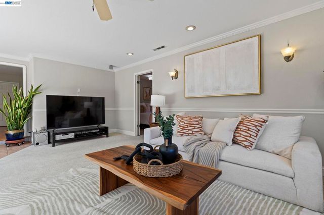 38236 Kimbro St, Fremont, CA 94536