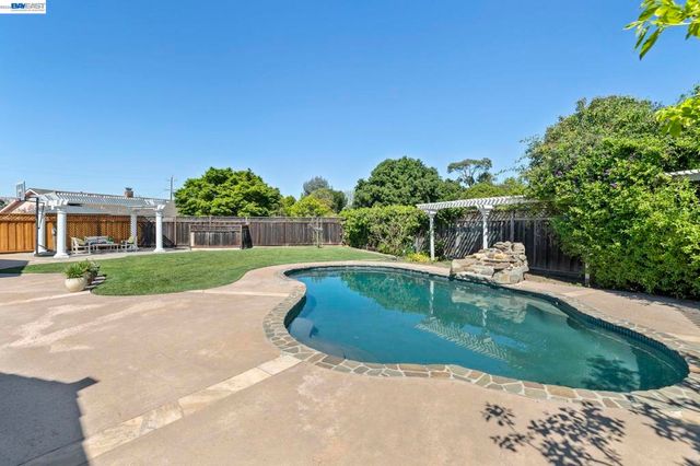 38236 Kimbro St, Fremont, CA 94536