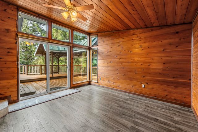 32 Summit View Lane, Fortuna, CA 95540