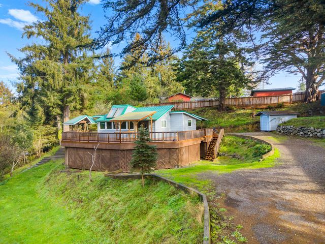 32 Summit View Lane, Fortuna, CA 95540