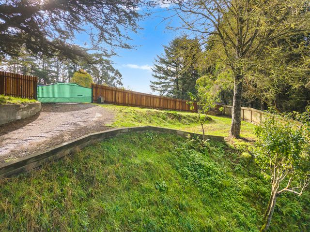 32 Summit View Lane, Fortuna, CA 95540