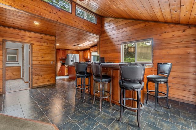 32 Summit View Lane, Fortuna, CA 95540