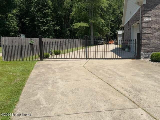 1109 Mount Holly Rd, Fairdale, KY 40118