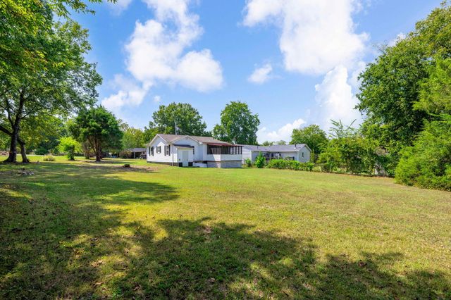 5 Lee Circle, Fort Oglethorpe, GA 30742