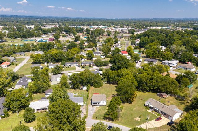 5 Lee Circle, Fort Oglethorpe, GA 30742