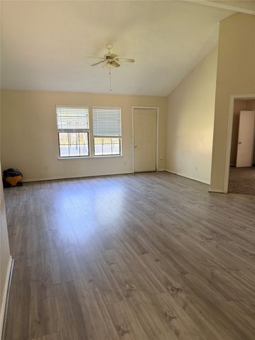 1526 Richard Street, Mesquite, TX 75149