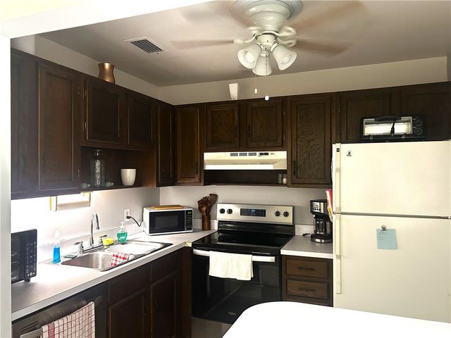 15 Vista Gardens Trail 104, Vero Beach, FL 32962