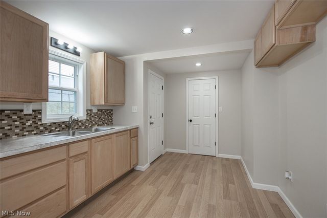 1184 Niagara Avenue, Akron, OH 44305