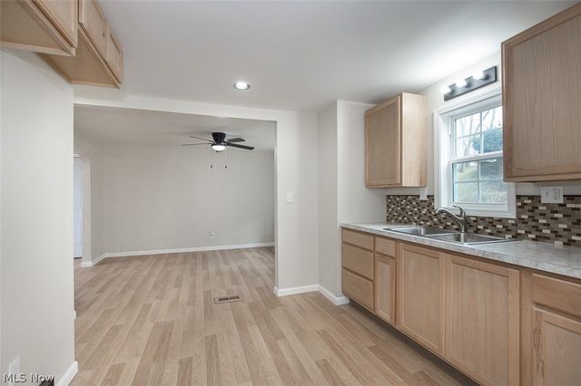 1184 Niagara Avenue, Akron, OH 44305