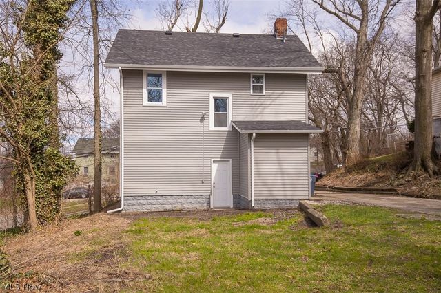 1184 Niagara Avenue, Akron, OH 44305