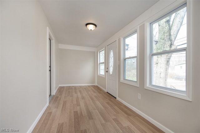 1184 Niagara Avenue, Akron, OH 44305