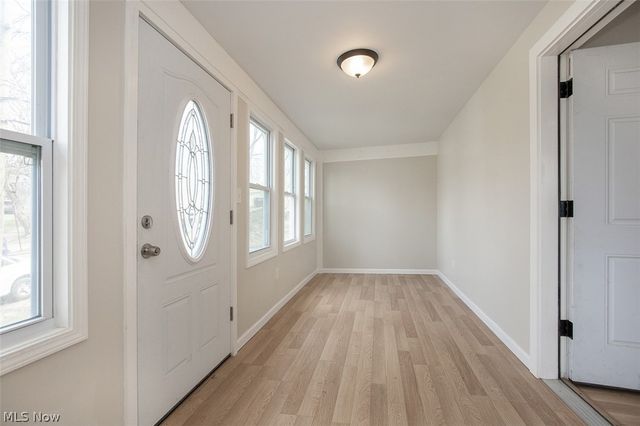 1184 Niagara Avenue, Akron, OH 44305