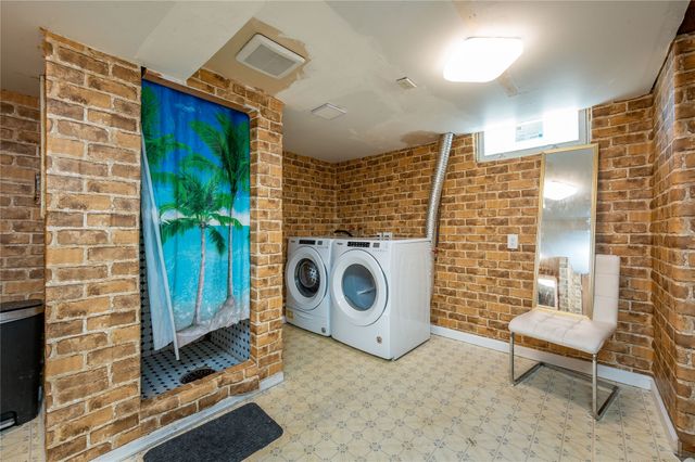 510 E Hughes Avenue, Des Moines, IA 50315