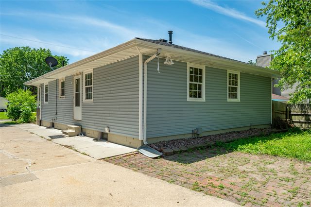 510 E Hughes Avenue, Des Moines, IA 50315