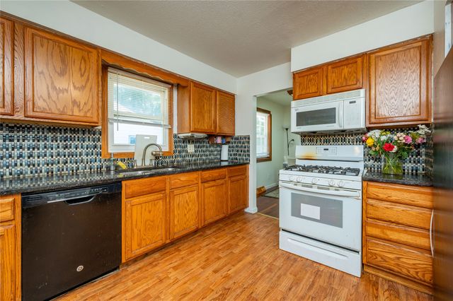 510 E Hughes Avenue, Des Moines, IA 50315