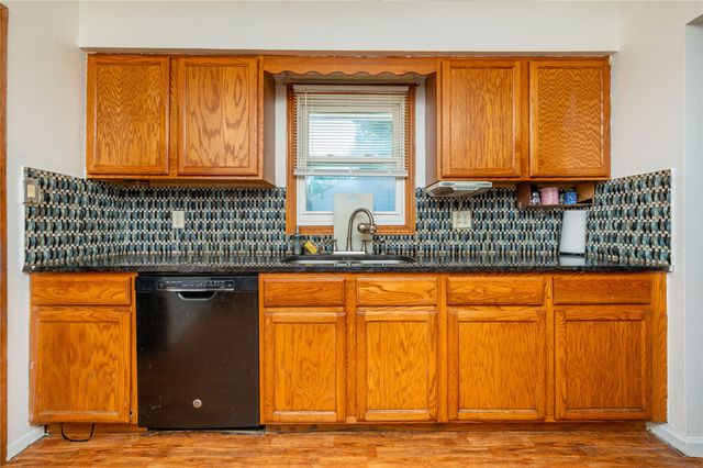 510 E Hughes Avenue, Des Moines, IA 50315