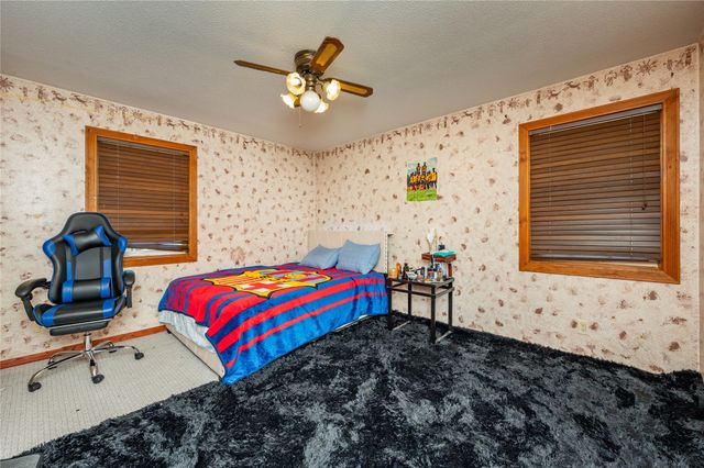 510 E Hughes Avenue, Des Moines, IA 50315
