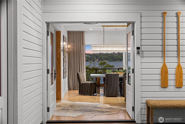 8097 W Mercer Way, Mercer Island, WA 98040