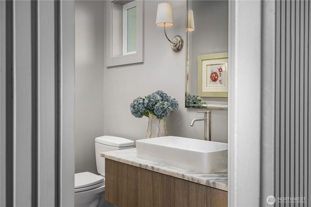 8097 W Mercer Way, Mercer Island, WA 98040