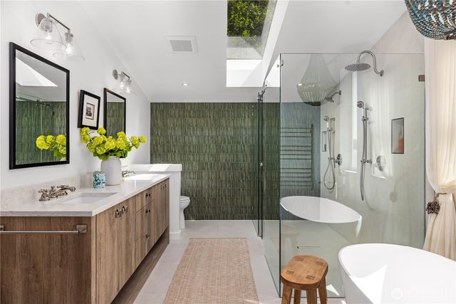 8097 W Mercer Way, Mercer Island, WA 98040