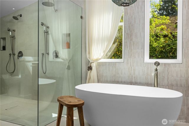8097 W Mercer Way, Mercer Island, WA 98040
