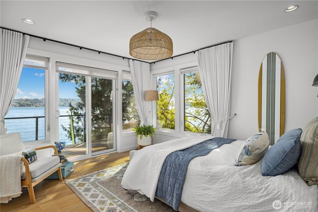 8097 W Mercer Way, Mercer Island, WA 98040