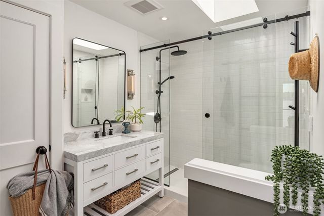 8097 W Mercer Way, Mercer Island, WA 98040