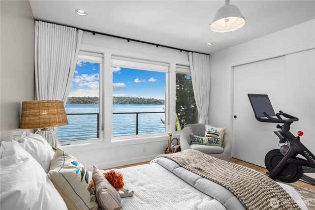 8097 W Mercer Way, Mercer Island, WA 98040