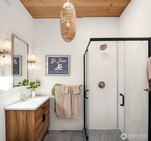 8097 W Mercer Way, Mercer Island, WA 98040
