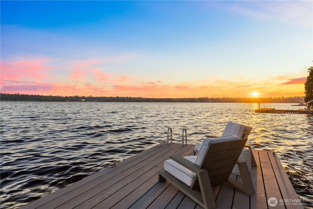 8097 W Mercer Way, Mercer Island, WA 98040