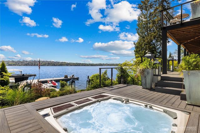 8097 W Mercer Way, Mercer Island, WA 98040