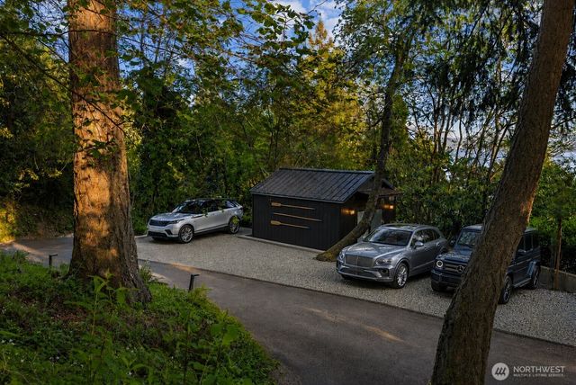 8097 W Mercer Way, Mercer Island, WA 98040