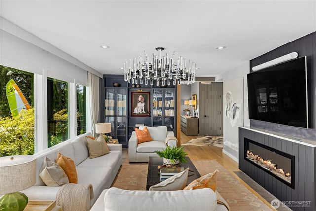 8097 W Mercer Way, Mercer Island, WA 98040