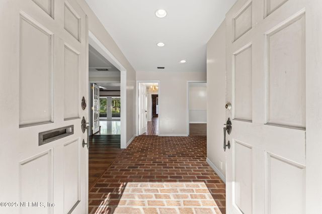 4236 BUCK POINT Road, Jacksonville, FL 32210