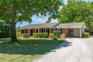 4996 Little Beane Store Road, Seagrove, NC 27341