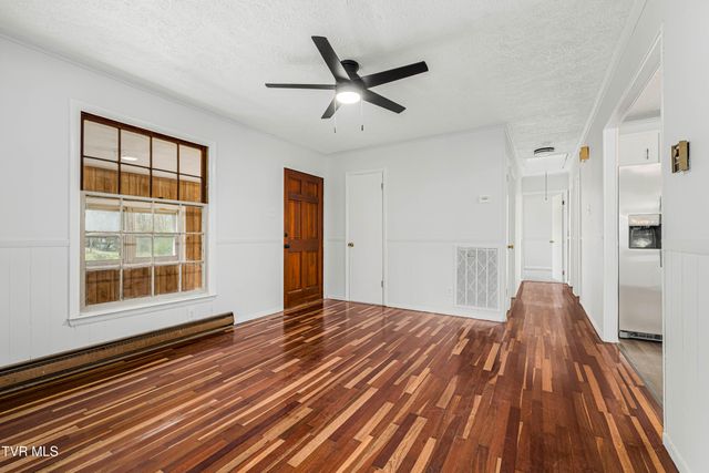 1663 Bristol Caverns Highway, Bristol, TN 37620