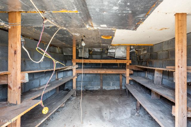 1663 Bristol Caverns Highway, Bristol, TN 37620