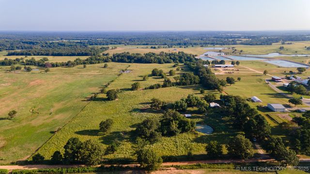 19499 E Whippoorwill Lane, Atoka, OK 74525