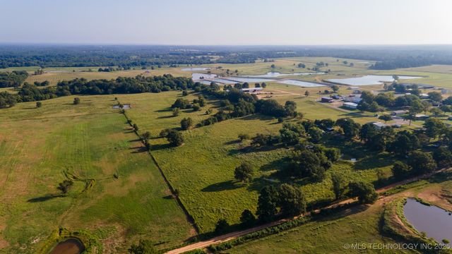 19499 E Whippoorwill Lane, Atoka, OK 74525