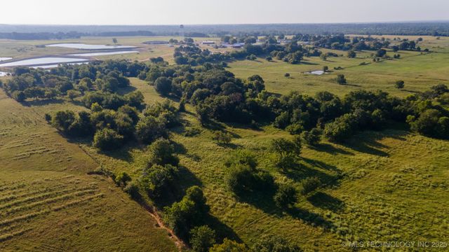 19499 E Whippoorwill Lane, Atoka, OK 74525