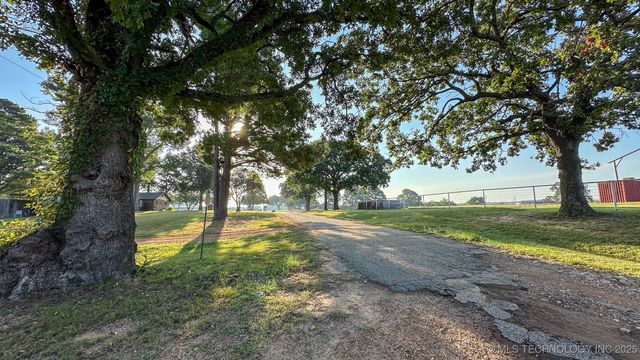 19499 E Whippoorwill Lane, Atoka, OK 74525