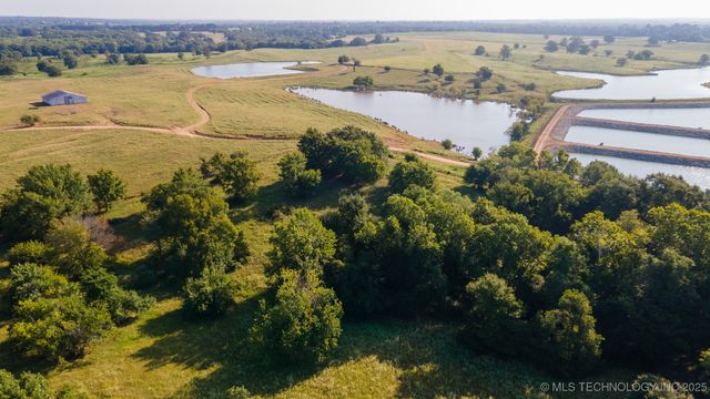 19499 E Whippoorwill Lane, Atoka, OK 74525