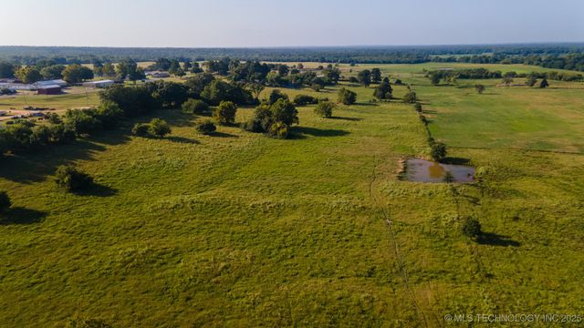 19499 E Whippoorwill Lane, Atoka, OK 74525