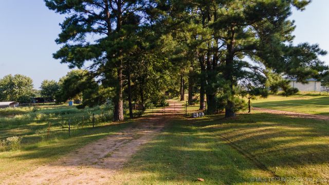 19499 E Whippoorwill Lane, Atoka, OK 74525