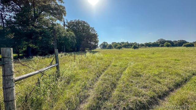 19499 E Whippoorwill Lane, Atoka, OK 74525