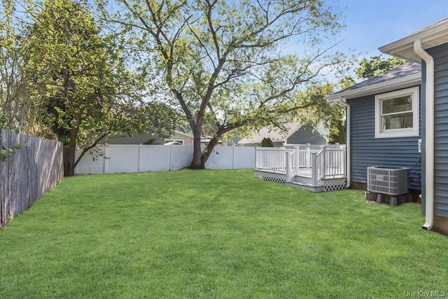 87 Willett Avenue, Sayville, NY 11782