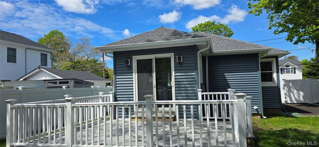 87 Willett Avenue, Sayville, NY 11782