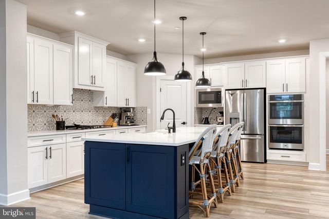 7679 CROSS CREEK DR, Columbia, MD 21044