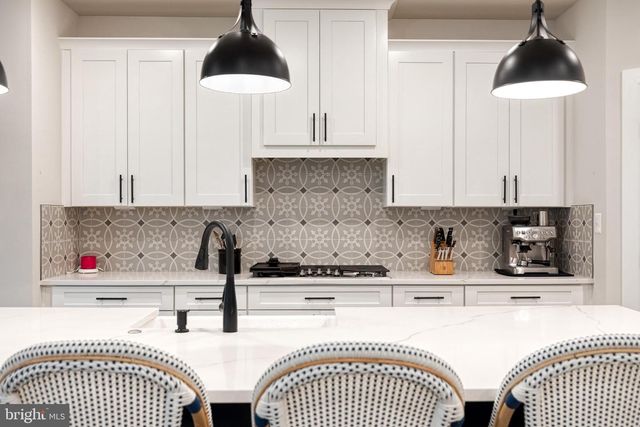 7679 CROSS CREEK DR, Columbia, MD 21044